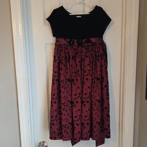 Charming Kids Dress with Black and Burgundy Floral Design